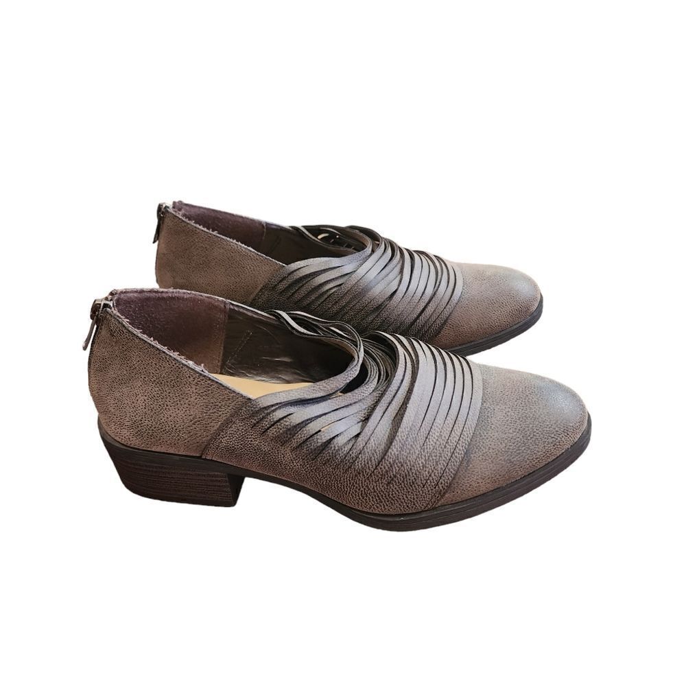 Pierre Dumas gray zip back booties sz 8.5